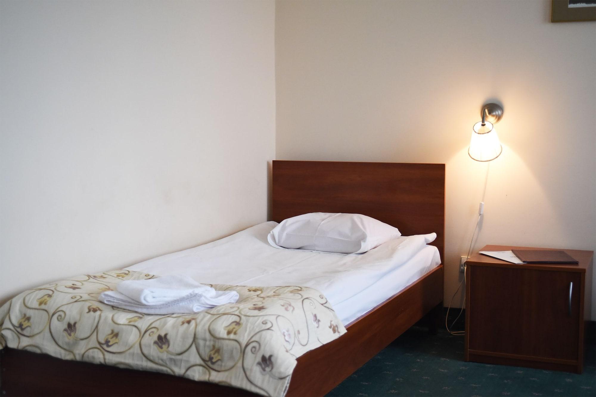 Parkhotel Economic Wielka Wies  ภายนอก รูปภาพ