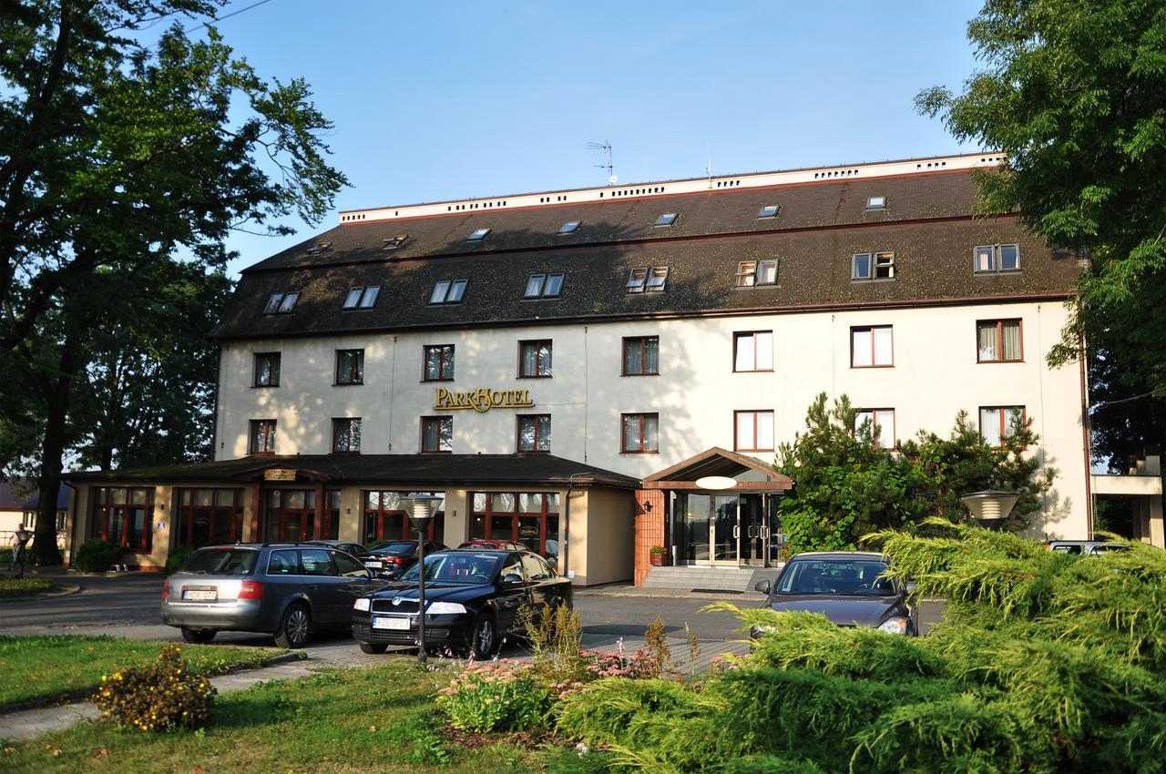 Parkhotel Economic Wielka Wies  ภายนอก รูปภาพ
