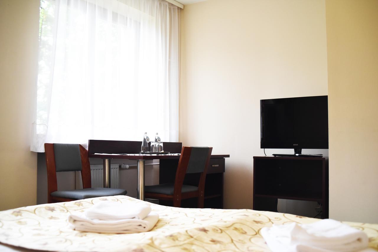 Parkhotel Economic Wielka Wies  ภายนอก รูปภาพ